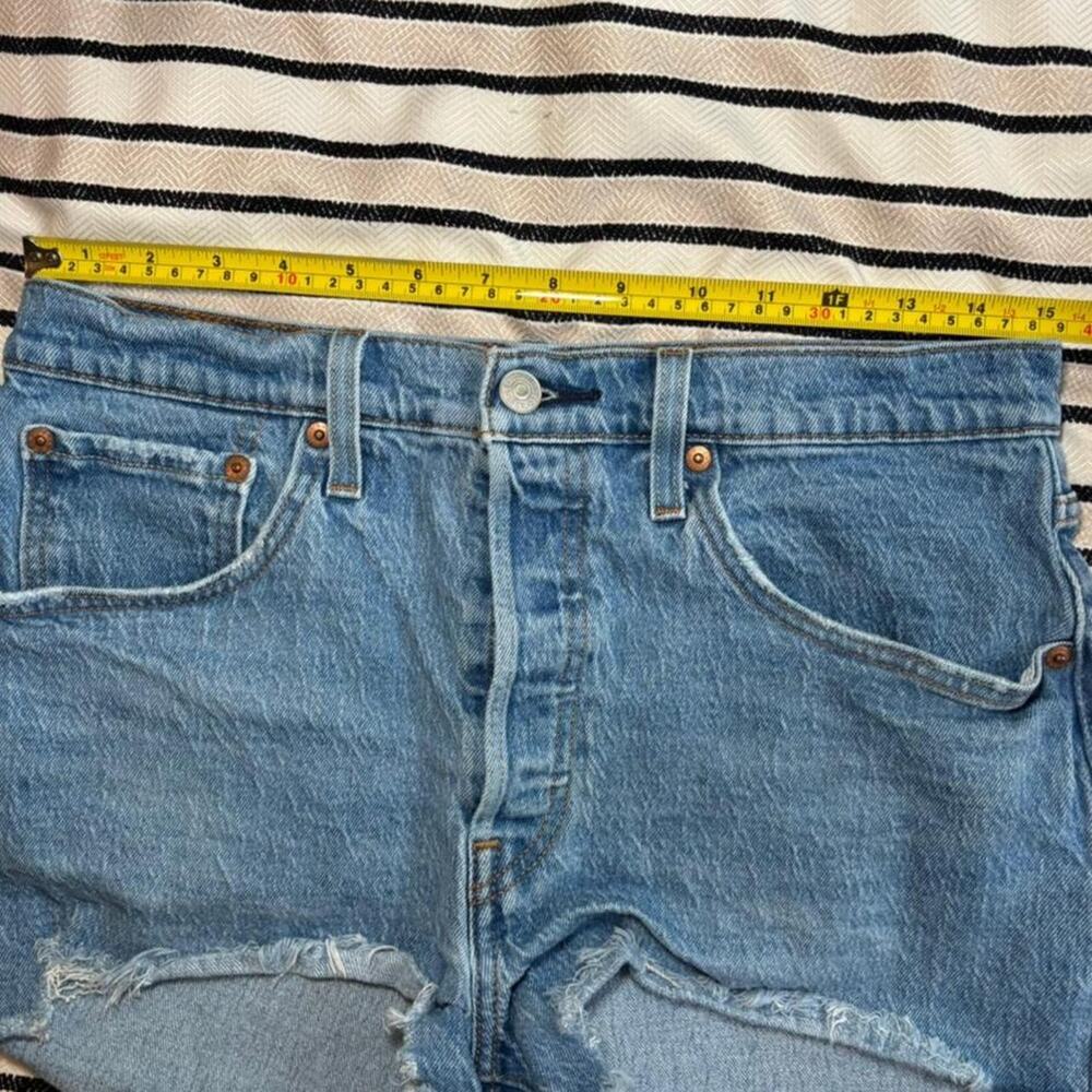 Levi's 501 Women W30 Blue Denim Shorts Casual Everyday Summer - Picture 8 of 8